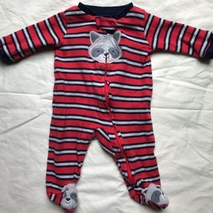 Footed sleeper with zipper